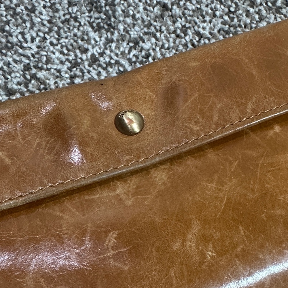 Hobo leather Classic Tan Leather Snap Clutch Wallet - Picture 3 of 9
